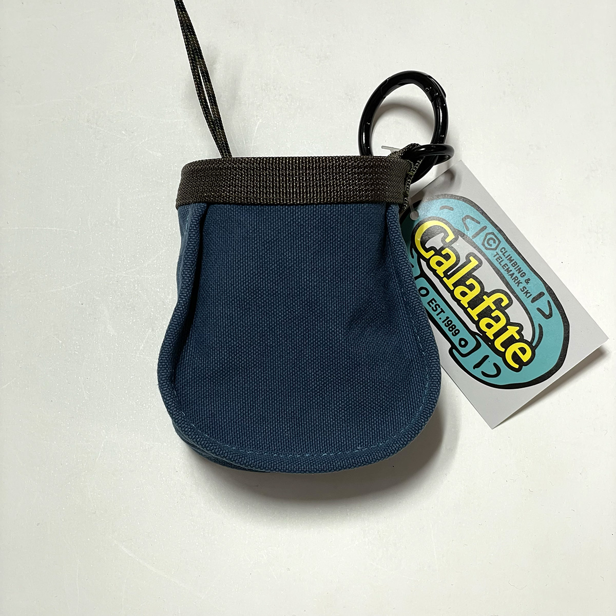 B：ダックブルー