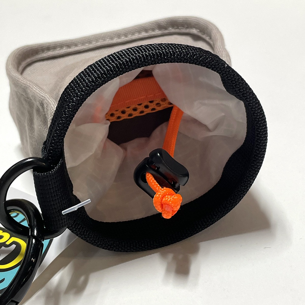 D：ダックグレー